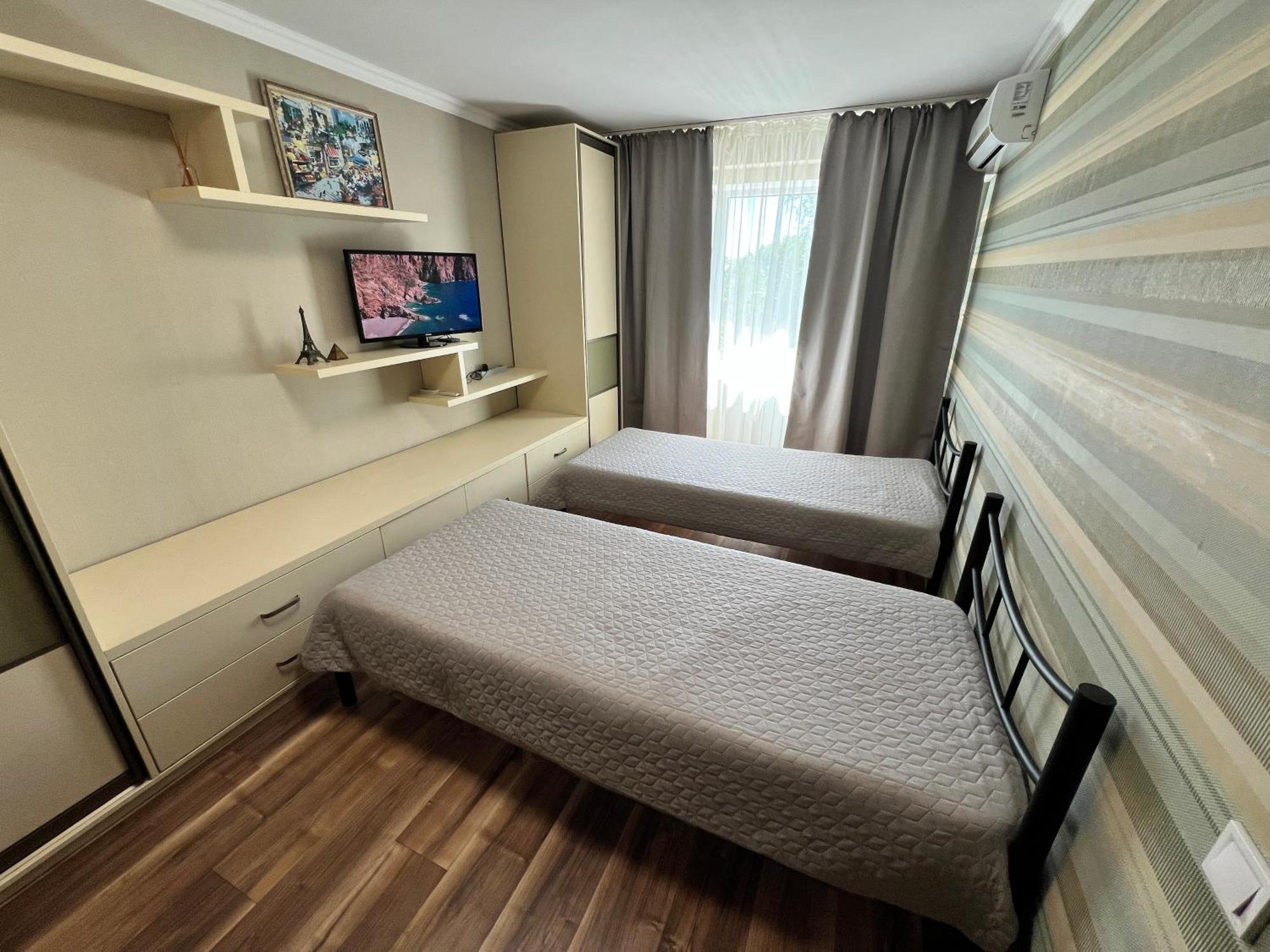 Seven Hotel Vyshneve Bagian luar foto