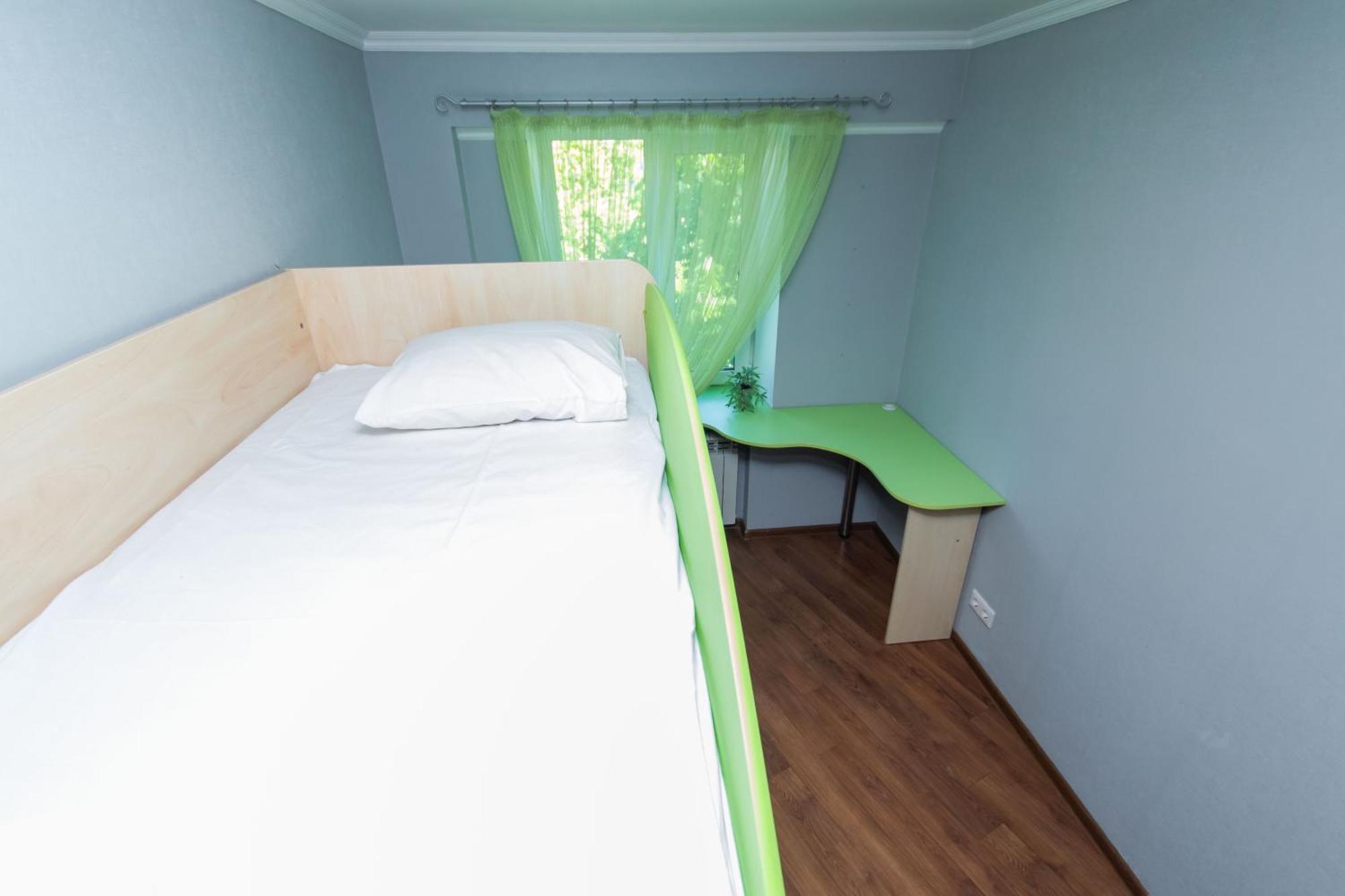 Seven Hotel Vyshneve Bagian luar foto