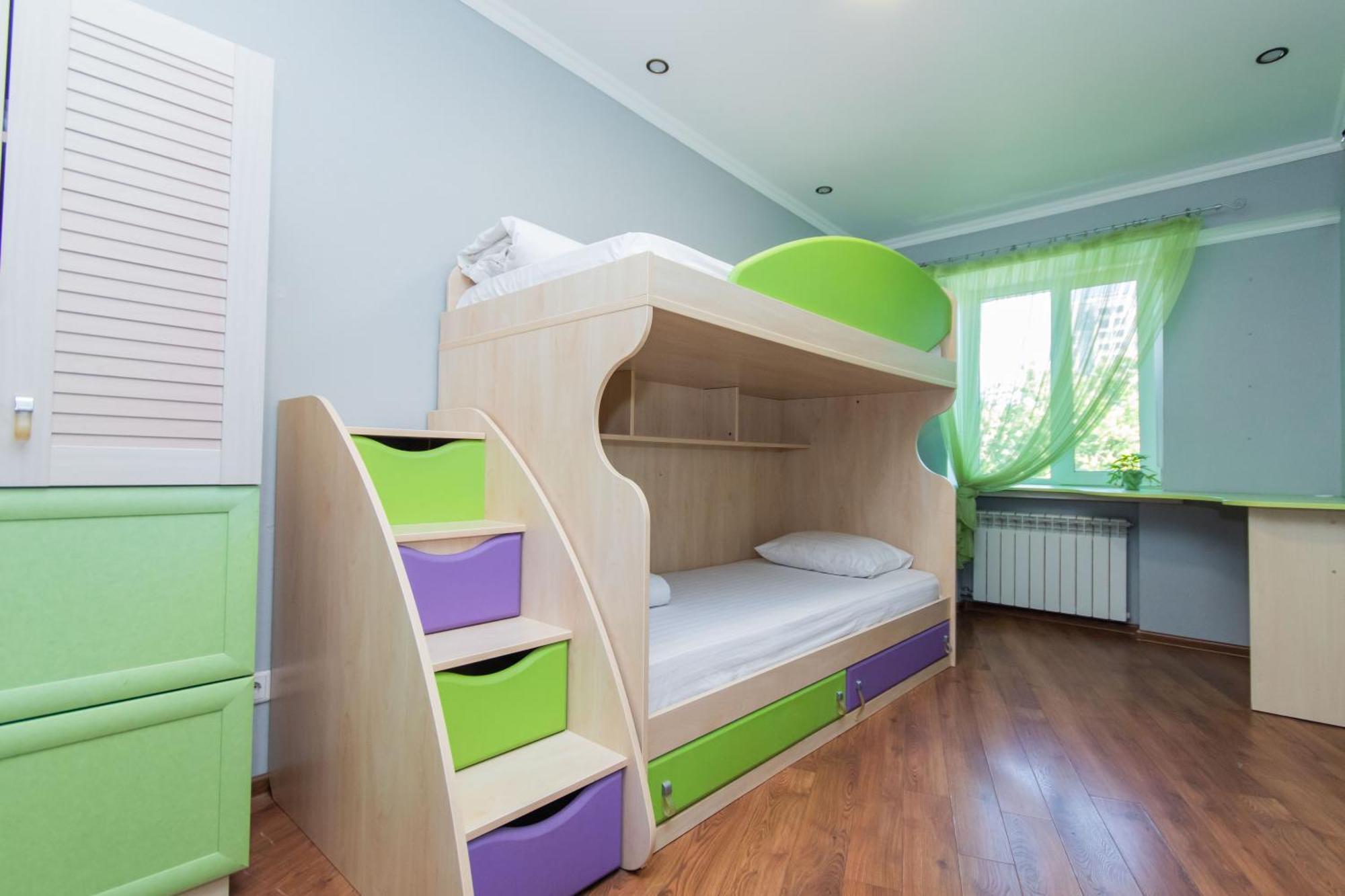 Seven Hotel Vyshneve Bagian luar foto